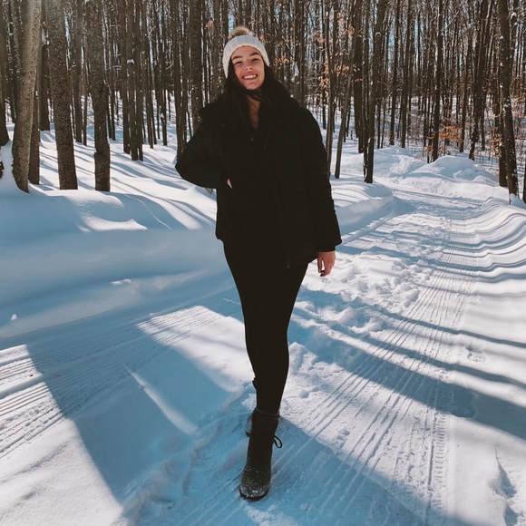 Meet your Posher, Megan - Picture 1 of 1